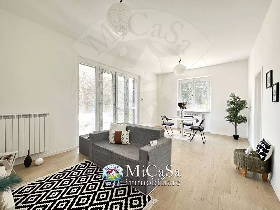 Immagine 3 di Villa in vendita  in Viale Del Tirreno 9 a Pisa