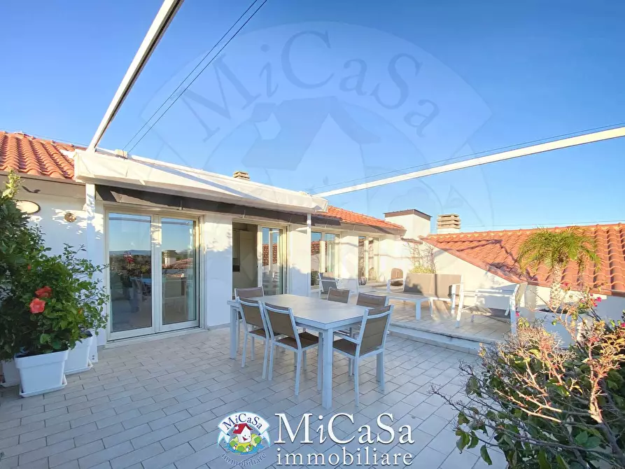 Immagine 2 di Attico in vendita  in Via Dei Tulipani 1 a Pisa