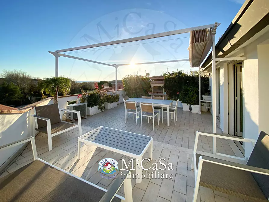 Immagine 3 di Attico in vendita  in Via Dei Tulipani 1 a Pisa