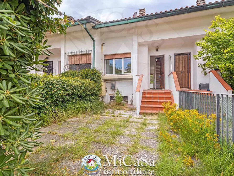 Immagine 25 di Villetta a schiera in vendita  in viale del tirreno 82 a Pisa