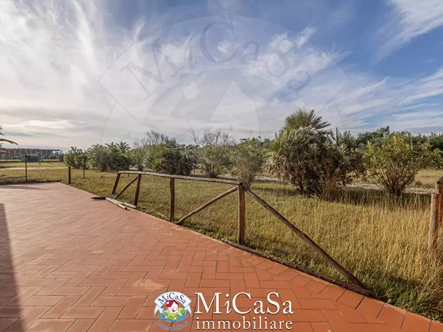 Immagine 17 di Appartamento in vendita  in viale del tirreno 80 a Pisa