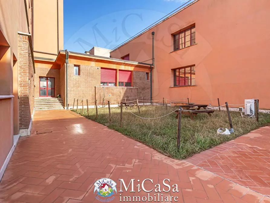 Immagine 12 di Appartamento in vendita  in viale del tirreno 80 a Pisa