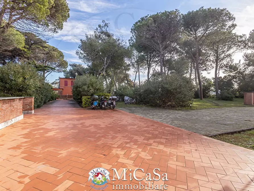 Immagine 22 di Appartamento in vendita  in viale del tirreno 80 a Pisa