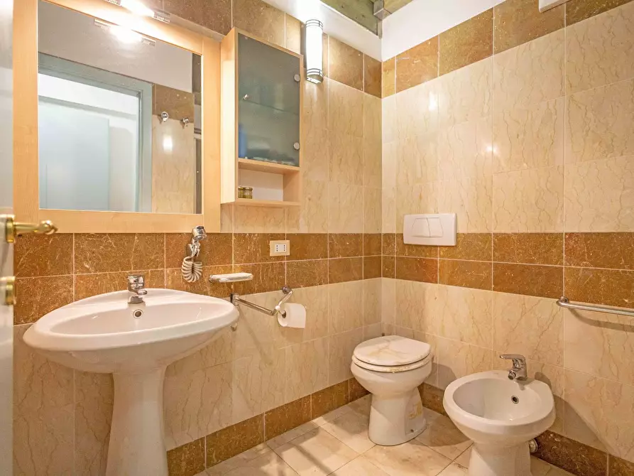 Immagine 10 di Appartamento in vendita  in Viale Del Tirreno 74/E a Pisa