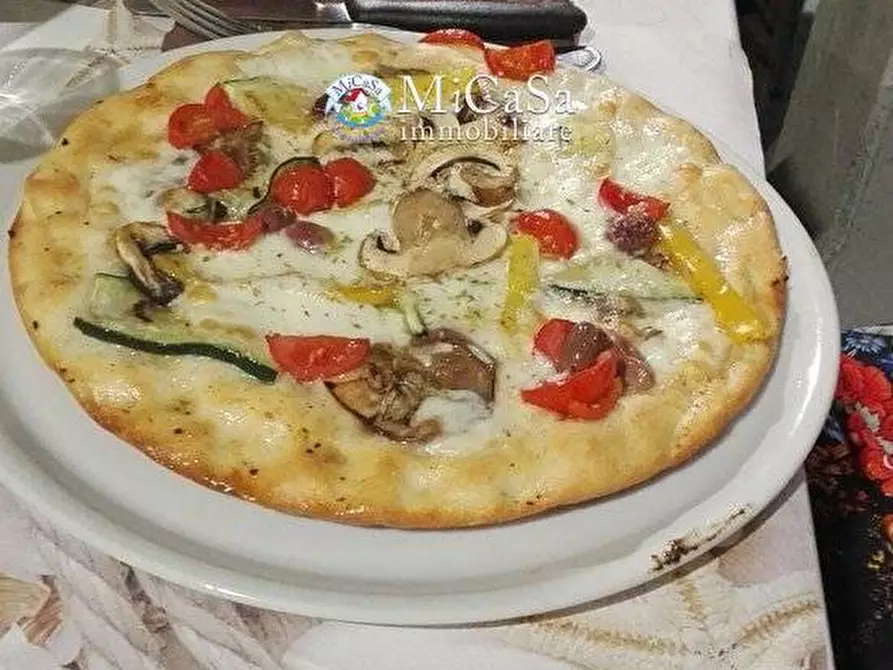 Immagine 4 di Attività commerciale in vendita  in Viale Del Tirreno 10 a Pisa