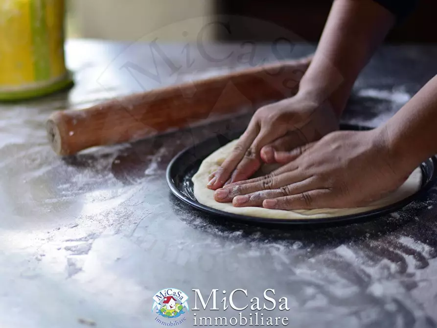 Immagine 10 di Attività commerciale in vendita  in Viale Del Tirreno 10 a Pisa