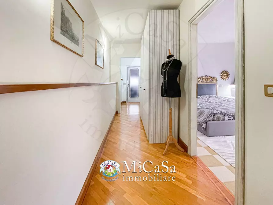 Immagine 34 di Villa in vendita  in Strada Statale dell'Abetone e del Brennero 86 a San Giuliano Terme