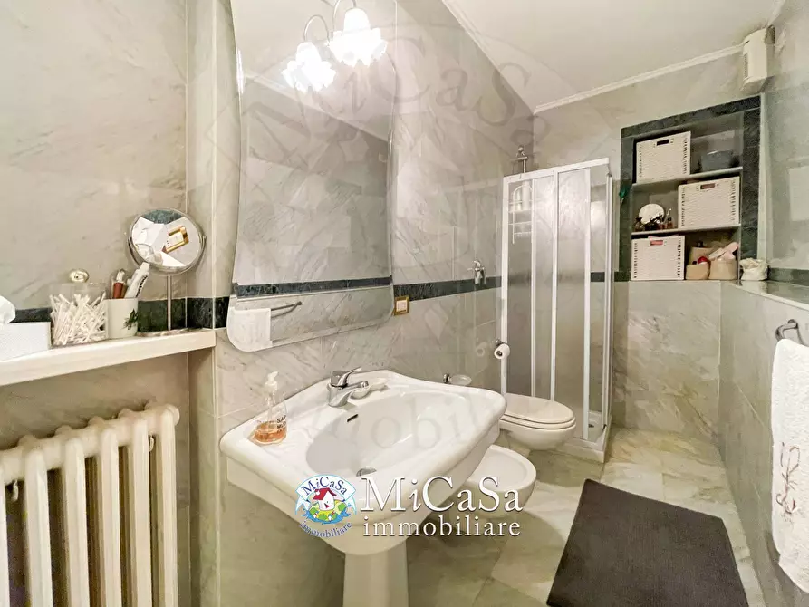 Immagine 44 di Villa in vendita  in Strada Statale dell'Abetone e del Brennero 86 a San Giuliano Terme