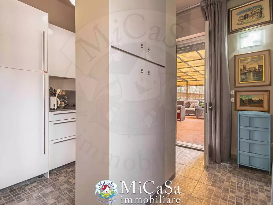 Immagine 8 di Appartamento in vendita  in Piazza Belvedere 8 a Pisa