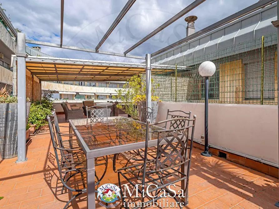 Immagine 17 di Appartamento in vendita  in Piazza Belvedere 8 a Pisa