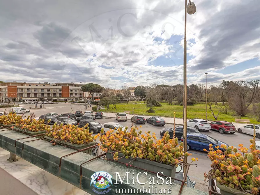 Immagine 21 di Appartamento in vendita  in Piazza Belvedere 8 a Pisa