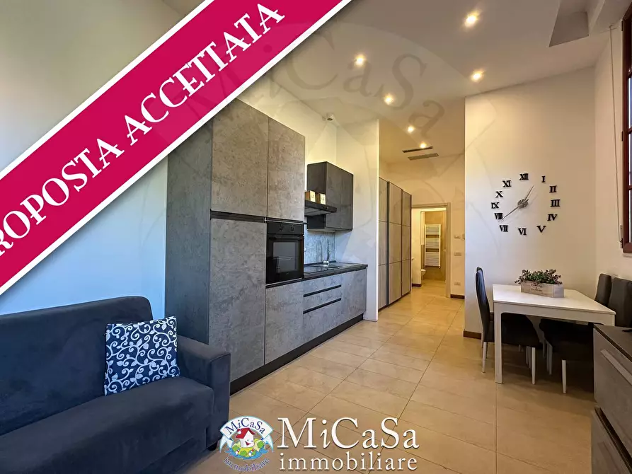 Immagine 1 di Appartamento in vendita  in viale del tirreno 80 a Pisa