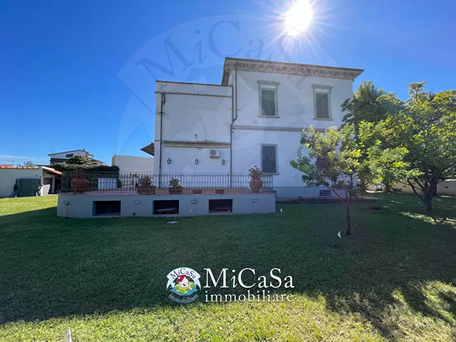 Immagine 8 di Villa in vendita  in Via Fiorentina 595 a Pisa