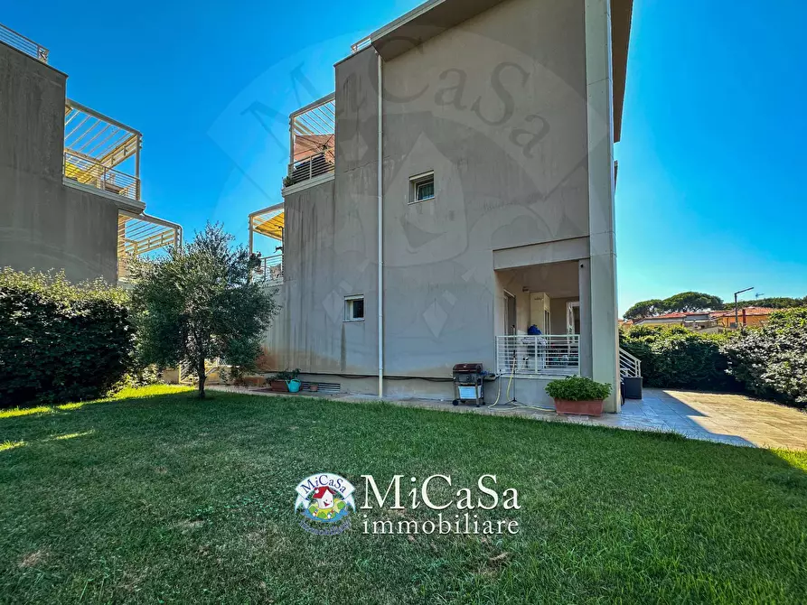 Immagine 24 di Appartamento in vendita  in viale del tirreno 369 a Pisa