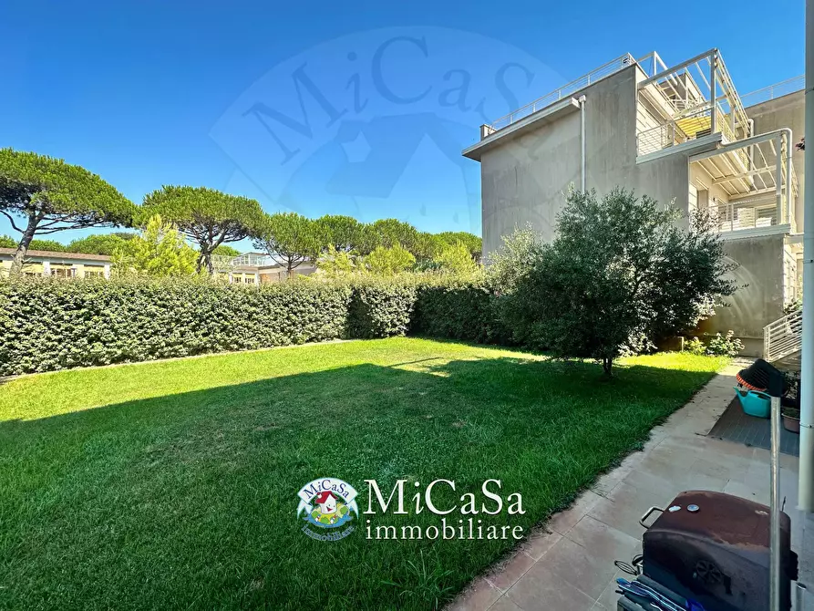 Immagine 26 di Appartamento in vendita  in viale del tirreno 369 a Pisa