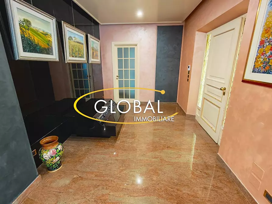 Immagine 21 di Villa in vendita  a Ancona