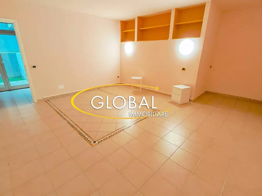 Immagine 28 di Villa in vendita  a Ancona