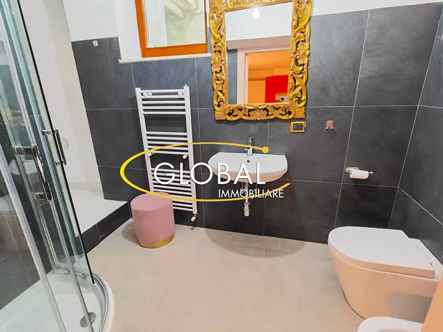 Immagine 53 di Villa in vendita  a Ancona