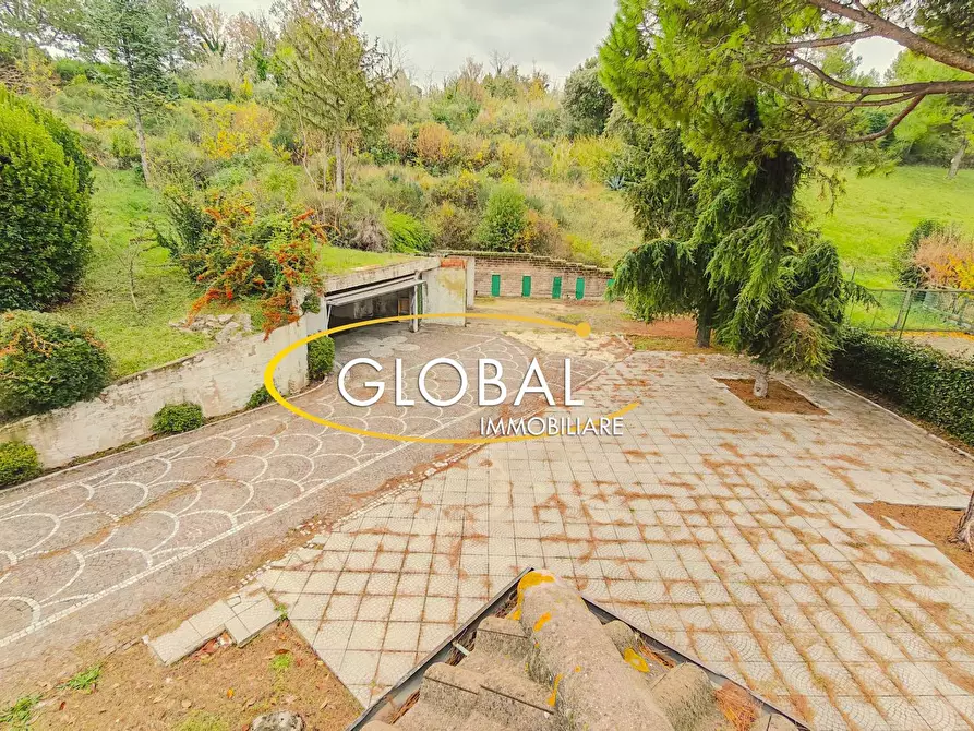 Immagine 10 di Villa in vendita  a Ancona