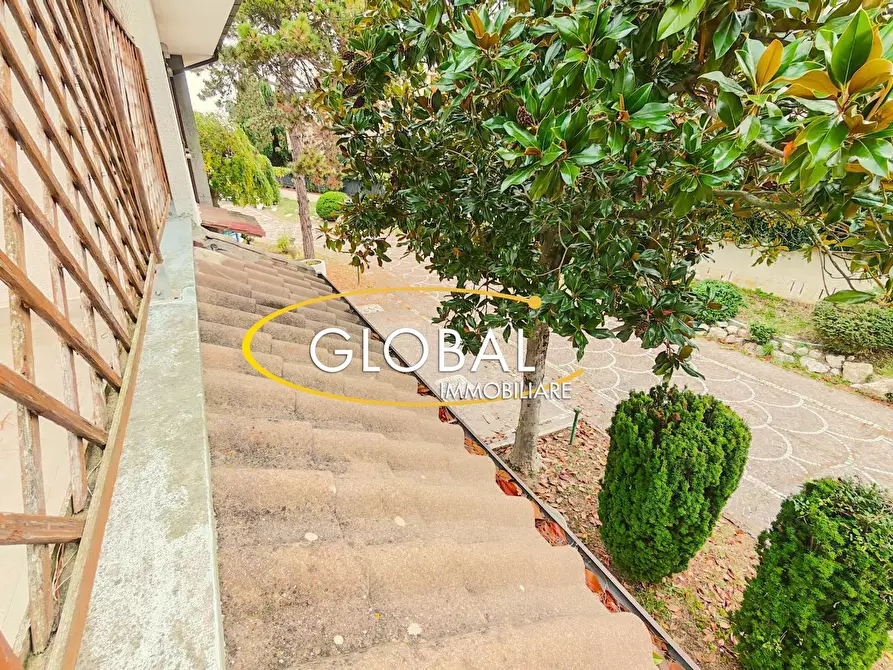 Immagine 8 di Villa in vendita  a Ancona