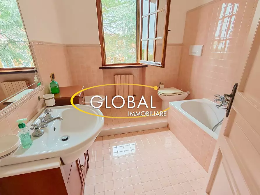 Immagine 57 di Villa in vendita  a Ancona