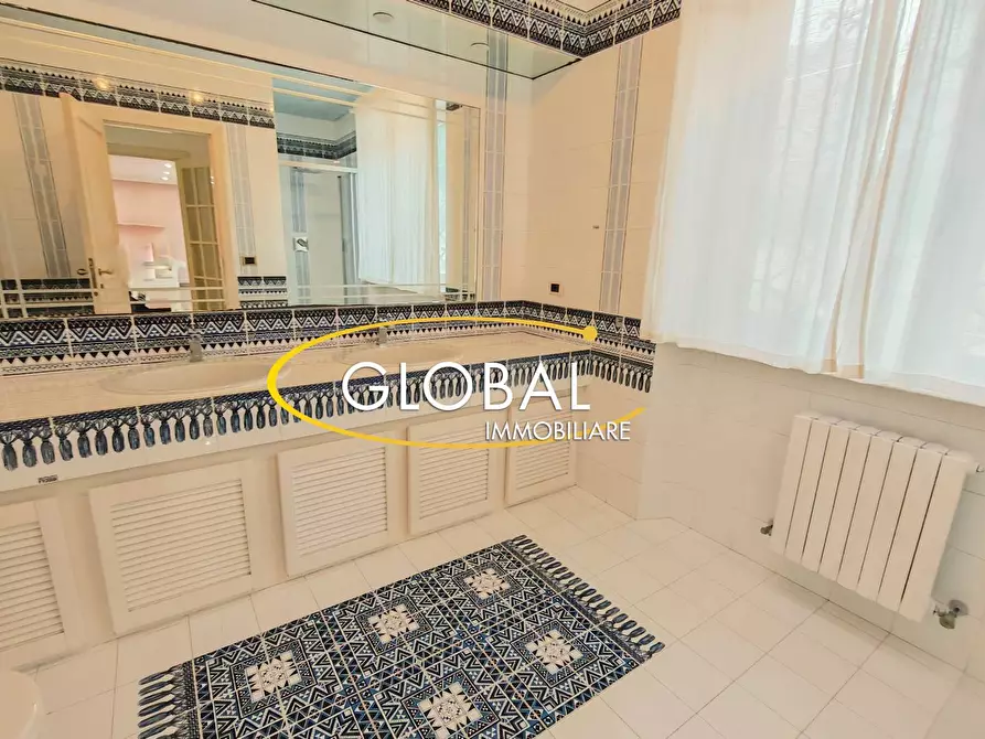 Immagine 52 di Villa in vendita  a Ancona