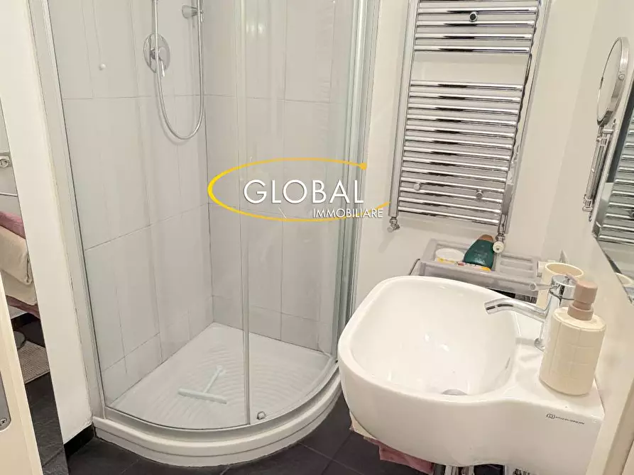 Immagine 11 di Appartamento in vendita  a Ancona