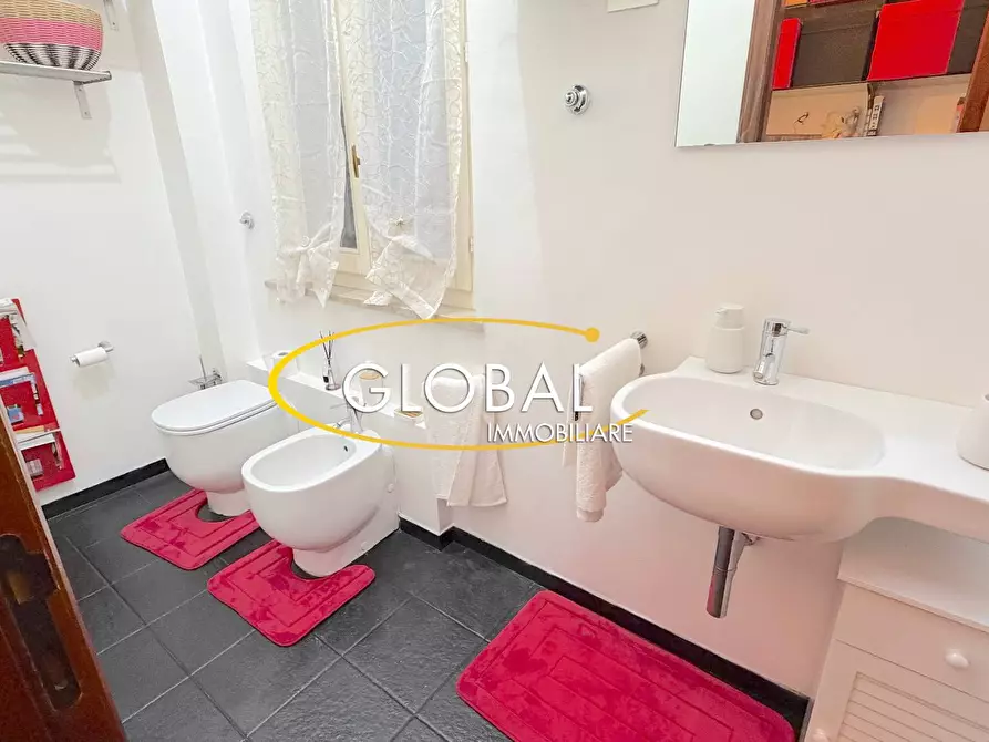 Immagine 12 di Appartamento in vendita  a Ancona