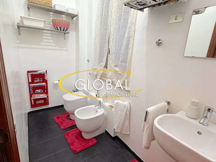 Immagine 14 di Appartamento in vendita  a Ancona