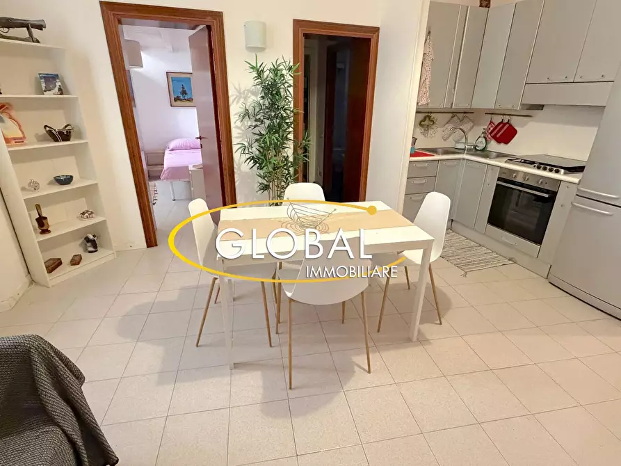 Immagine 2 di Appartamento in vendita  a Ancona