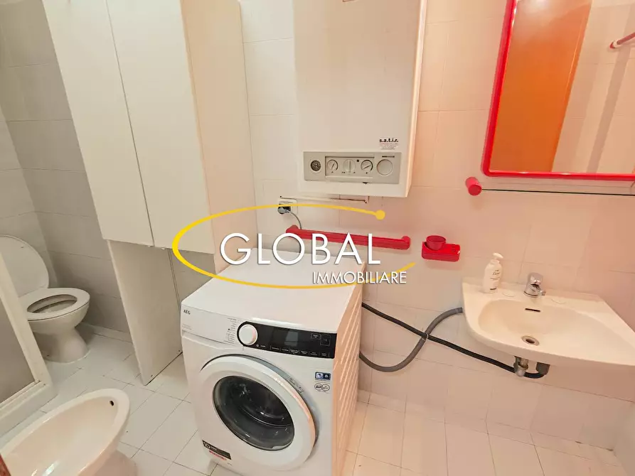 Immagine 17 di Appartamento in vendita  a Ancona