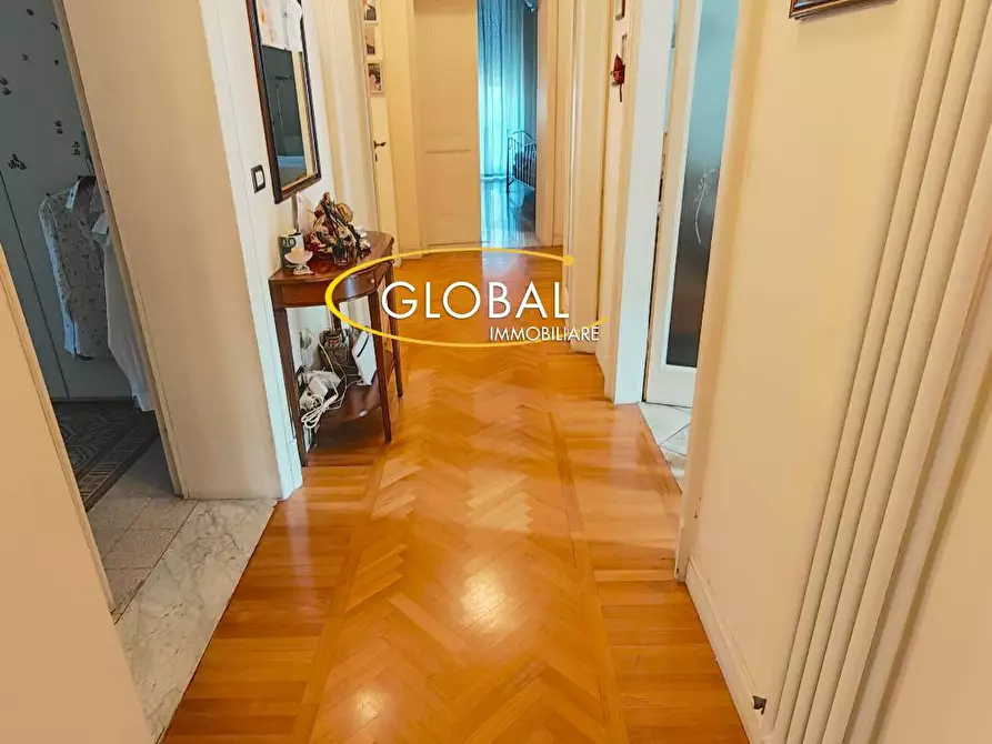 Immagine 5 di Appartamento in vendita  a Ancona