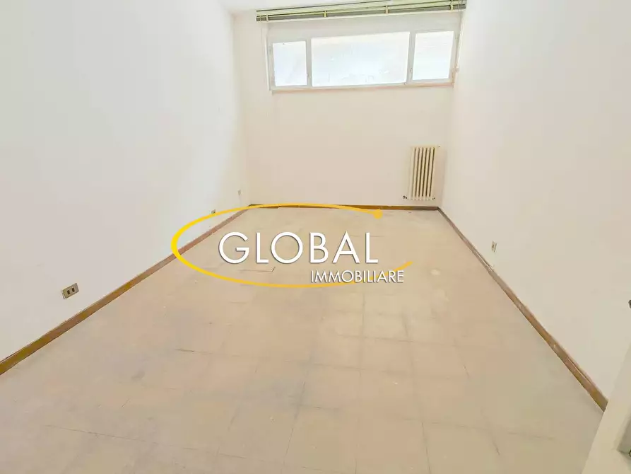 Immagine 2 di Agriturismo in vendita  in Via VOLTERRA 9 a Ancona