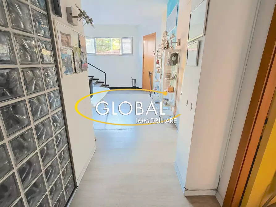 Immagine 4 di Ufficio in vendita  in Via Valle Miano a Ancona