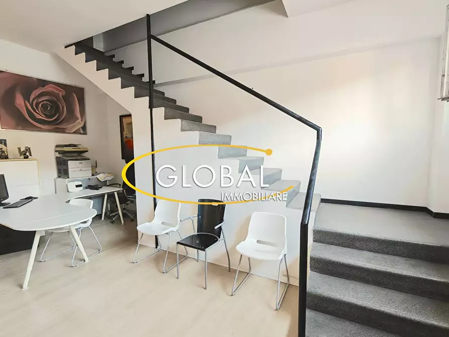 Immagine 3 di Ufficio in vendita  in Via Valle Miano a Ancona