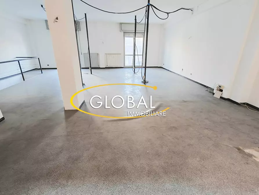 Immagine 8 di Ufficio in vendita  in Via Valle Miano a Ancona