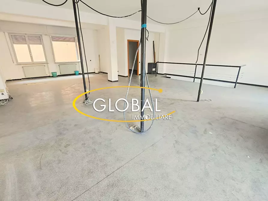 Immagine 10 di Ufficio in vendita  in Via Valle Miano a Ancona