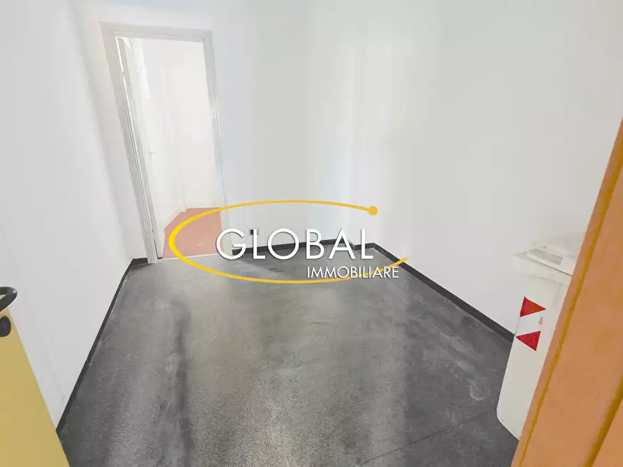 Immagine 12 di Ufficio in vendita  in Via Valle Miano a Ancona