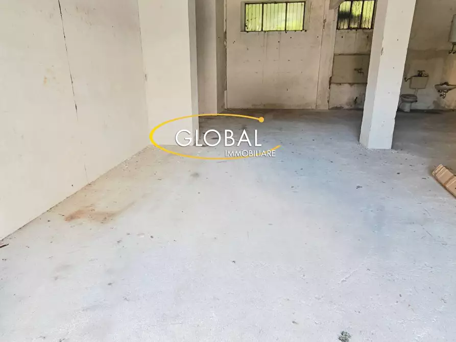 Immagine 3 di Box auto in vendita  a Ancona