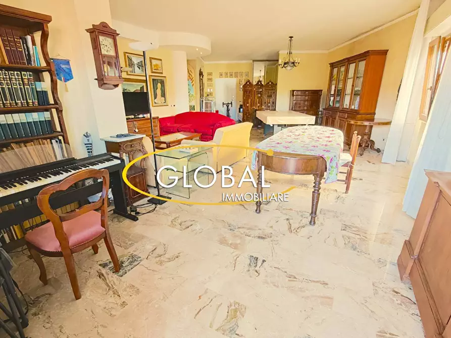 Immagine 12 di Appartamento in vendita  a Ancona