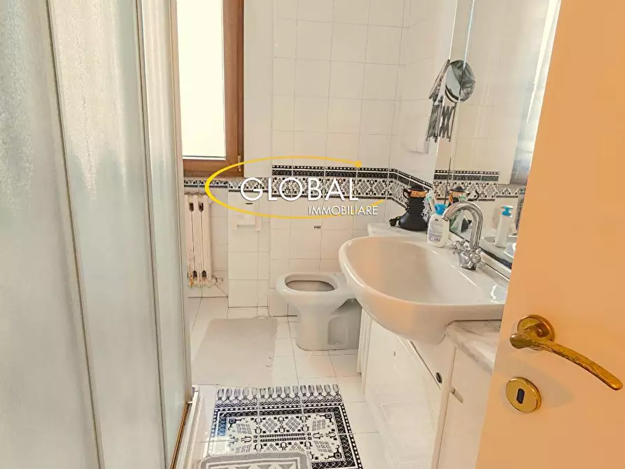 Immagine 33 di Appartamento in vendita  a Ancona