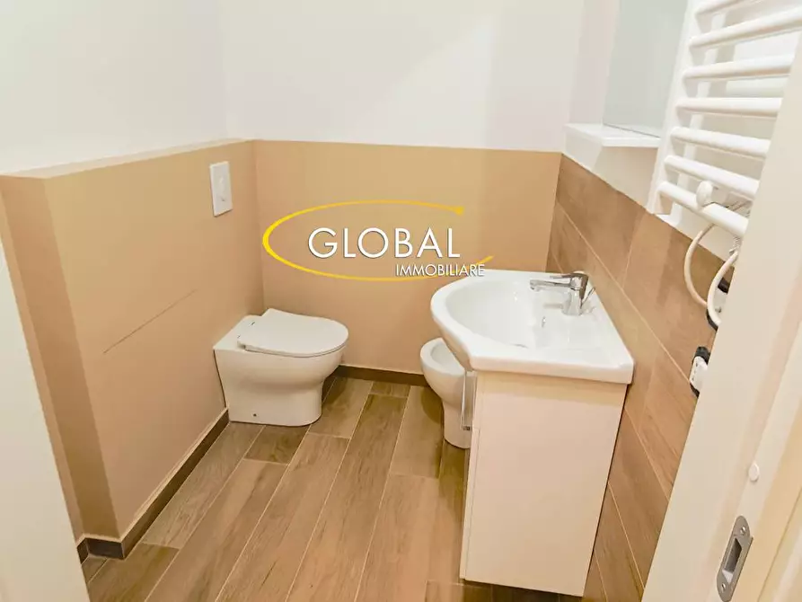 Immagine 24 di Appartamento in vendita  in Via Tiziano 26 A a Ancona