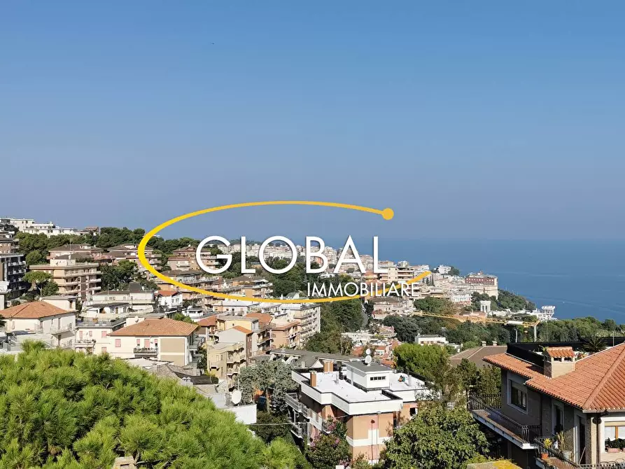 Immagine 2 di Attico in vendita  a Ancona