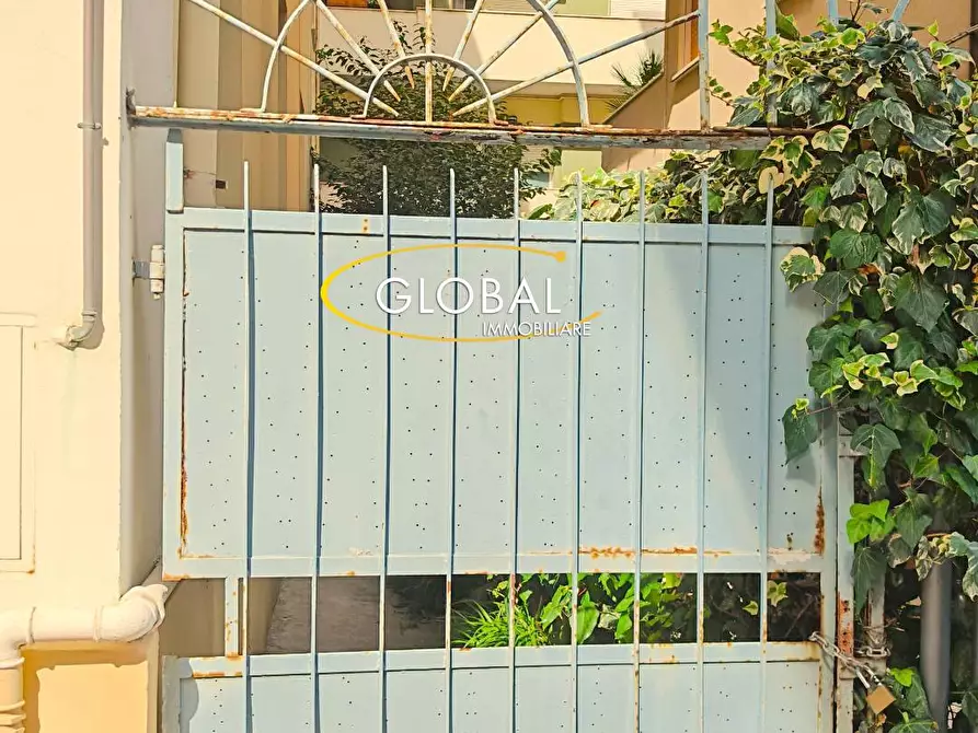 Immagine 2 di Appartamento in vendita  a Pescara