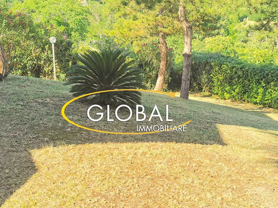 Immagine 10 di Casa indipendente in vendita  a Sirolo