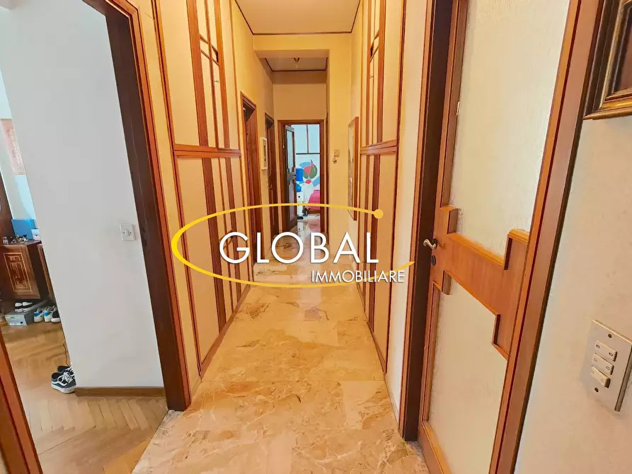 Immagine 3 di Appartamento in vendita  in Via Vittorio Veneto a Ancona