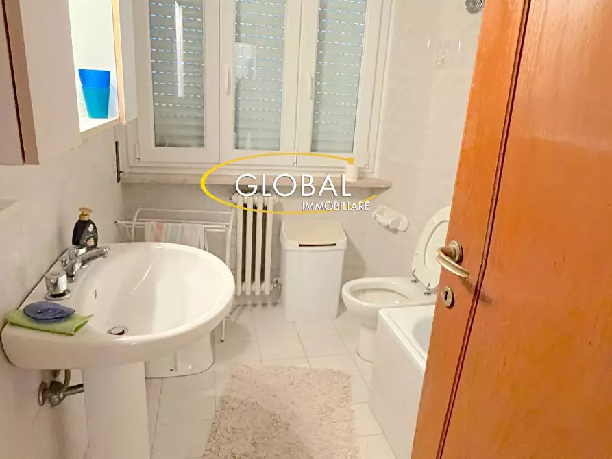 Immagine 19 di Appartamento in vendita  a Ancona