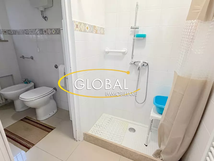 Immagine 18 di Appartamento in vendita  a Ancona