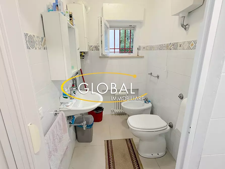 Immagine 17 di Appartamento in vendita  a Ancona