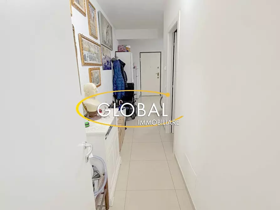 Immagine 11 di Appartamento in vendita  a Ancona